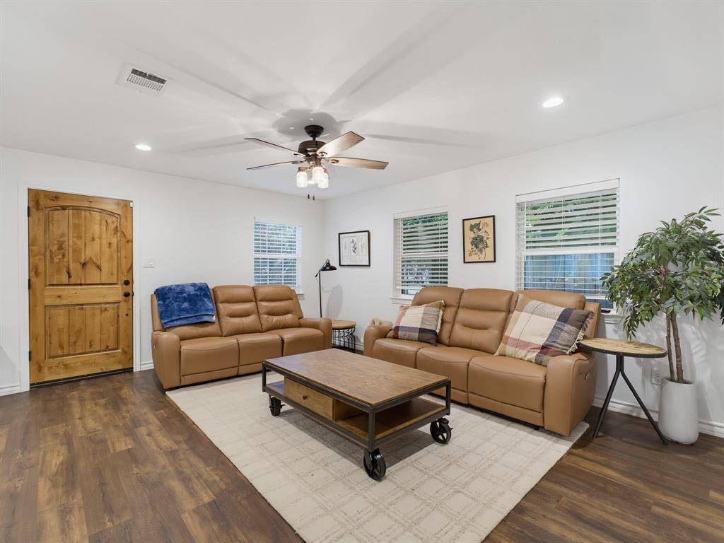 5717 Fursman Avenue, Fort Worth, TX 76114
