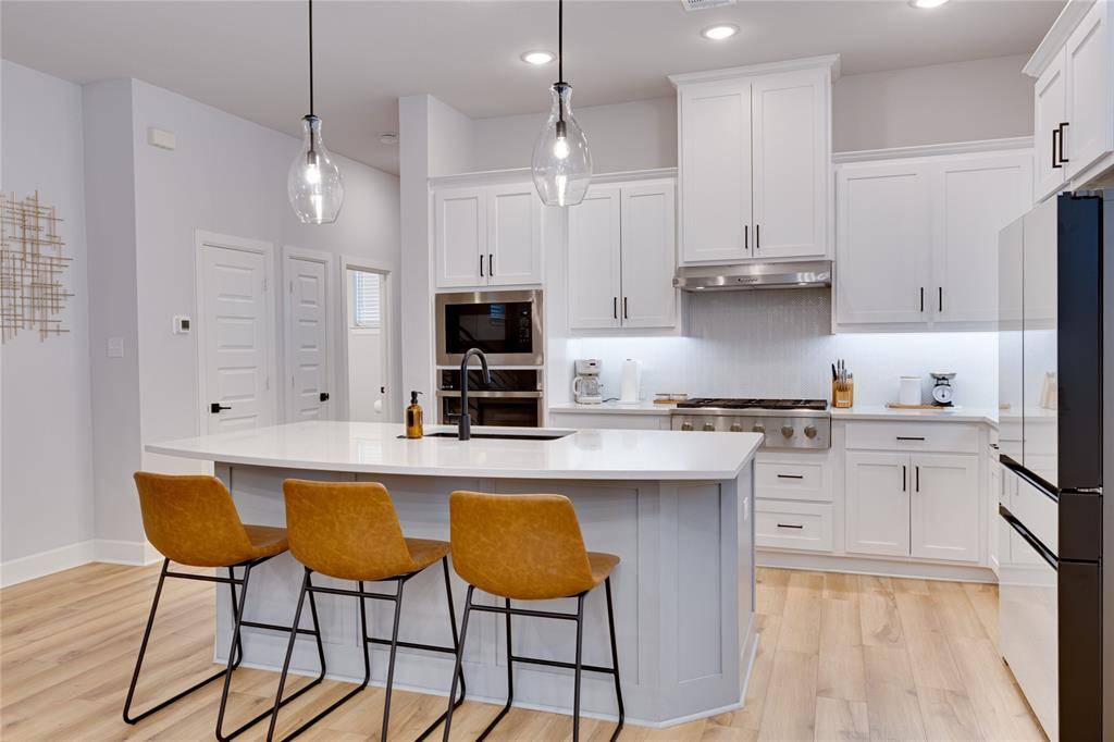 8801 Grand Avenue, North Richland Hills, TX 76180