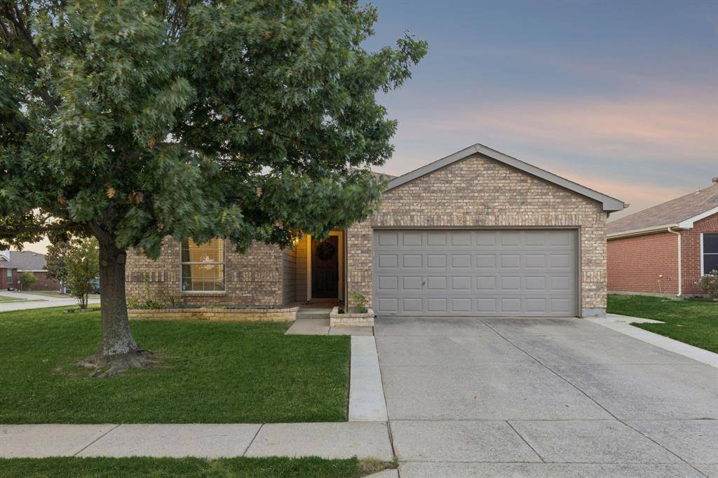 8601 King Ranch Drive, Cross Roads, TX 76227