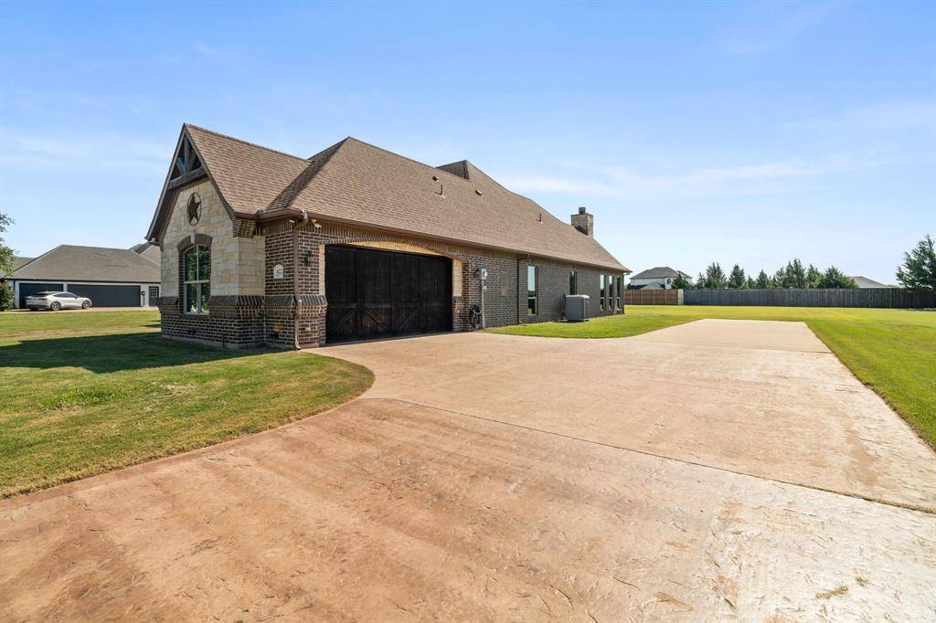 422 Rugged Drive, Red Oak, TX 75154