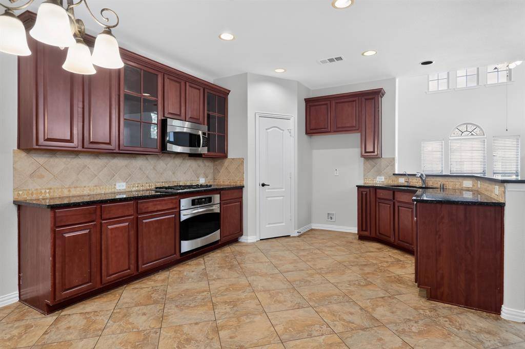 4348 Kestrel Way, Carrollton, TX 75010