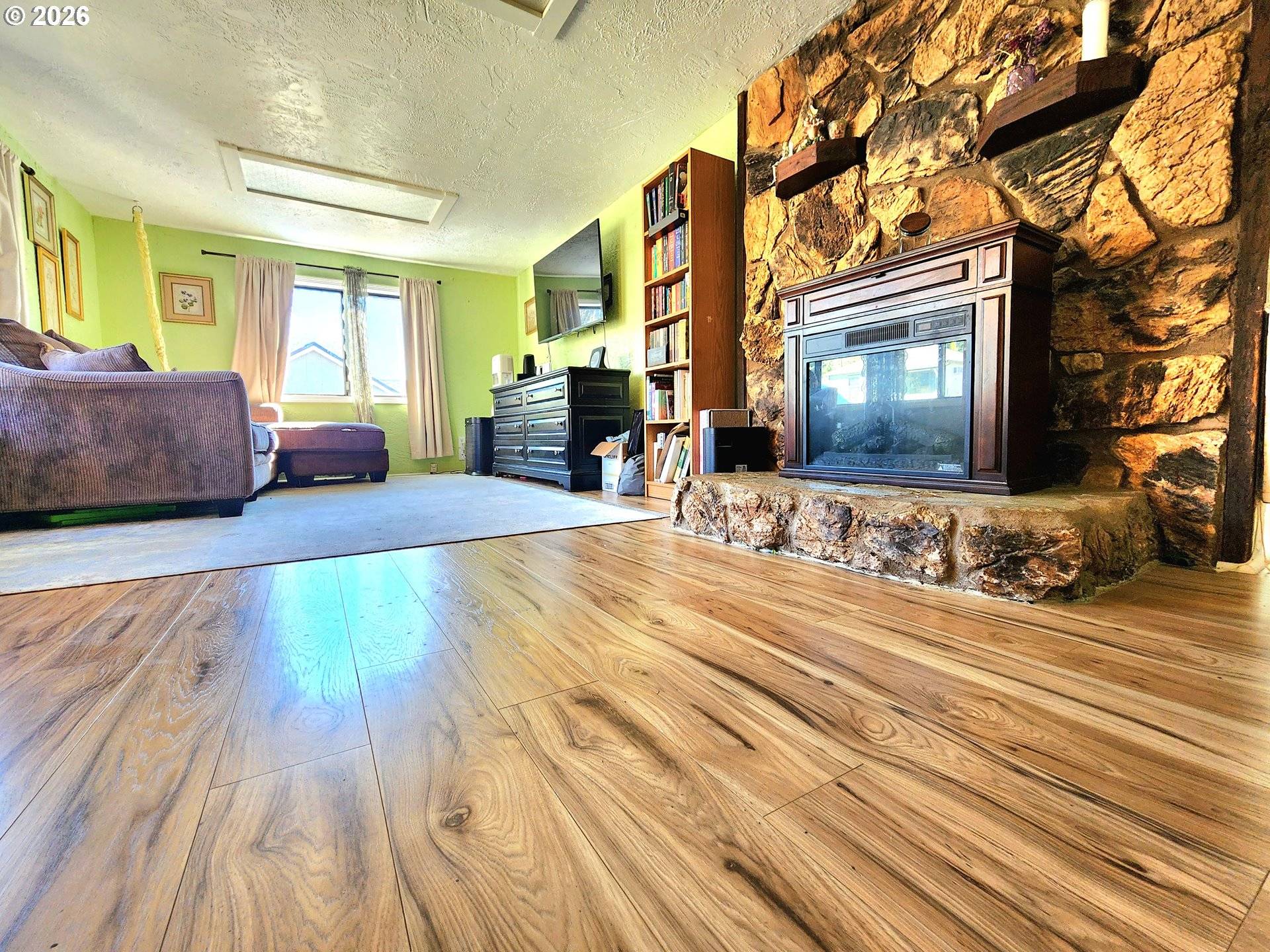 328 E FIFTH AVE, Sutherlin, OR 97479