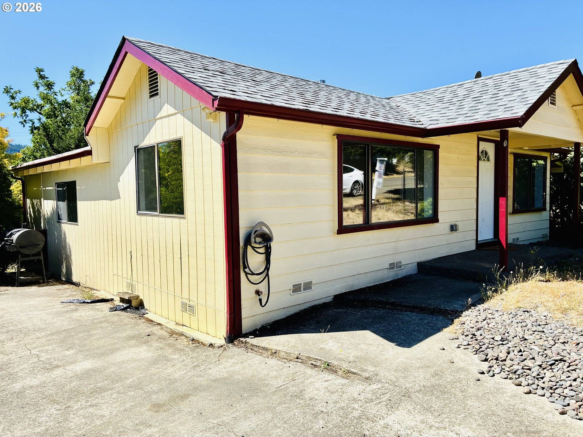 328 E FIFTH AVE, Sutherlin, OR 97479