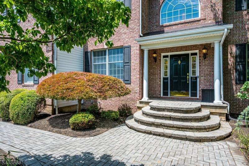 21 Courtside Ln, South Brunswick Twp., NJ 08540