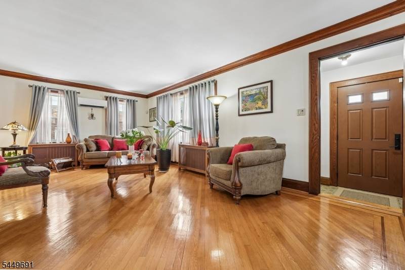 24 Synott Pl, Newark City, NJ 07106
