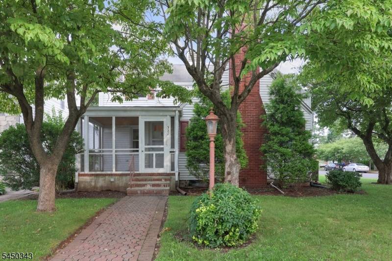 351 Fernwood Ter, Linden City, NJ 07036