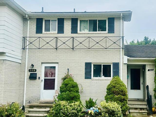 209 N Christine CIR, Mt Clemens, MI 48043