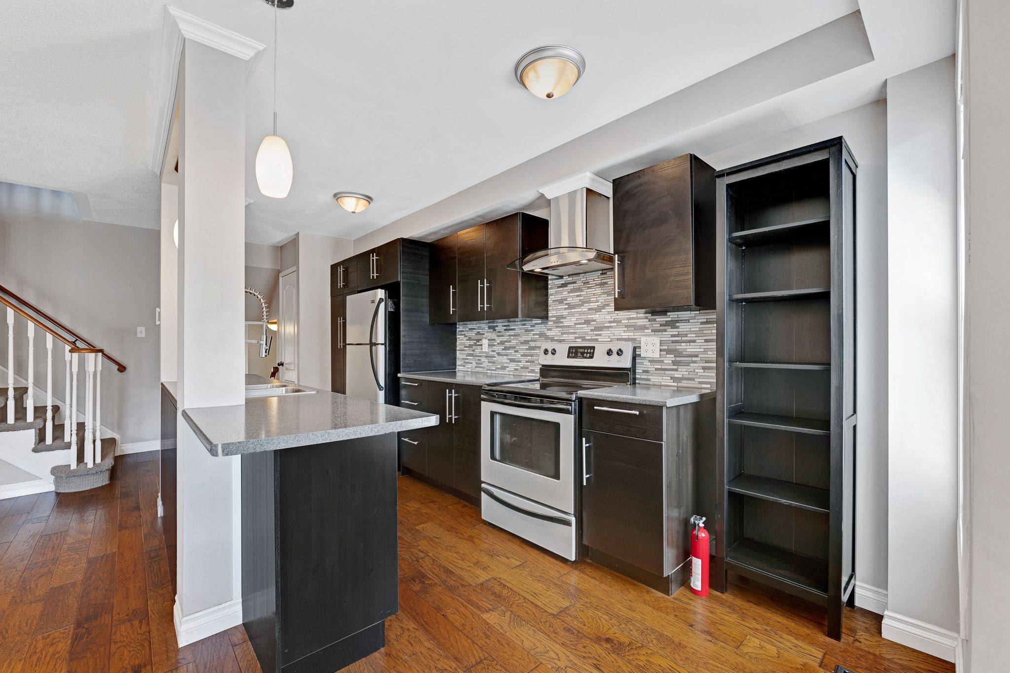 117 Mugford RD, Aurora, ON L4G 7J5
