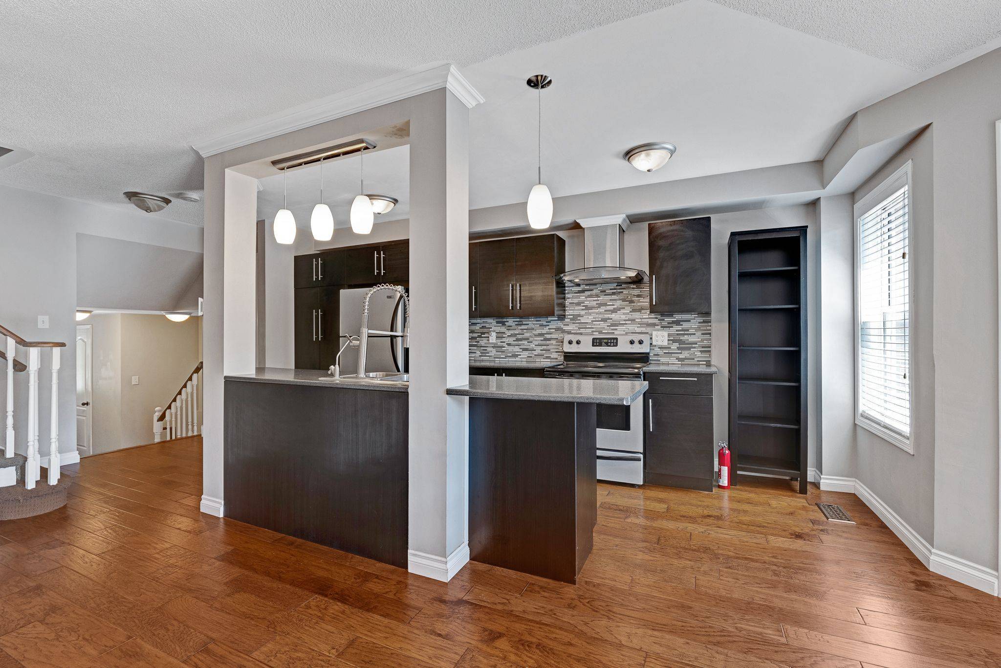 117 Mugford RD, Aurora, ON L4G 7J5