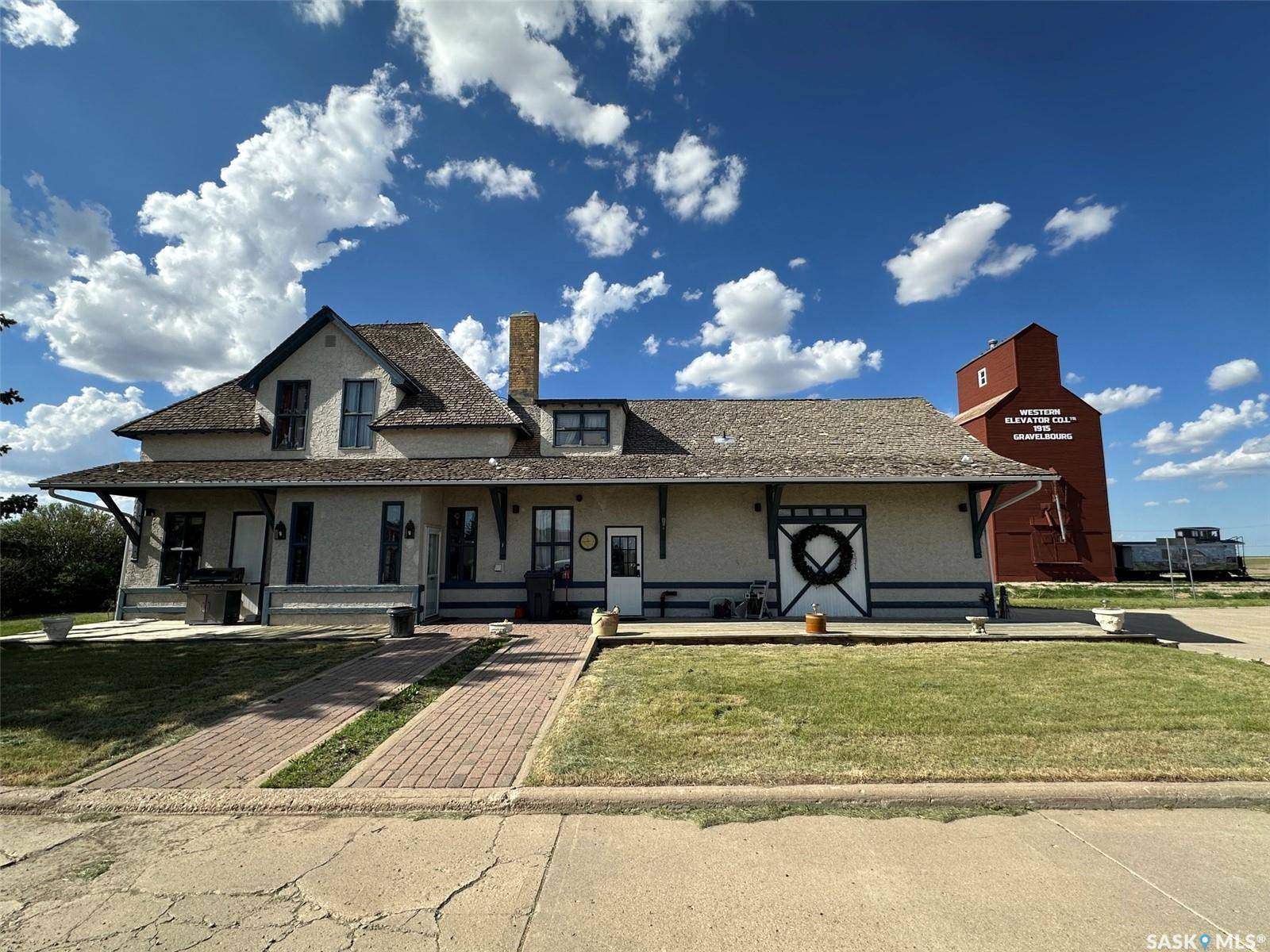 700 Main STREET E, Gravelbourg, SK S0H 1X0
