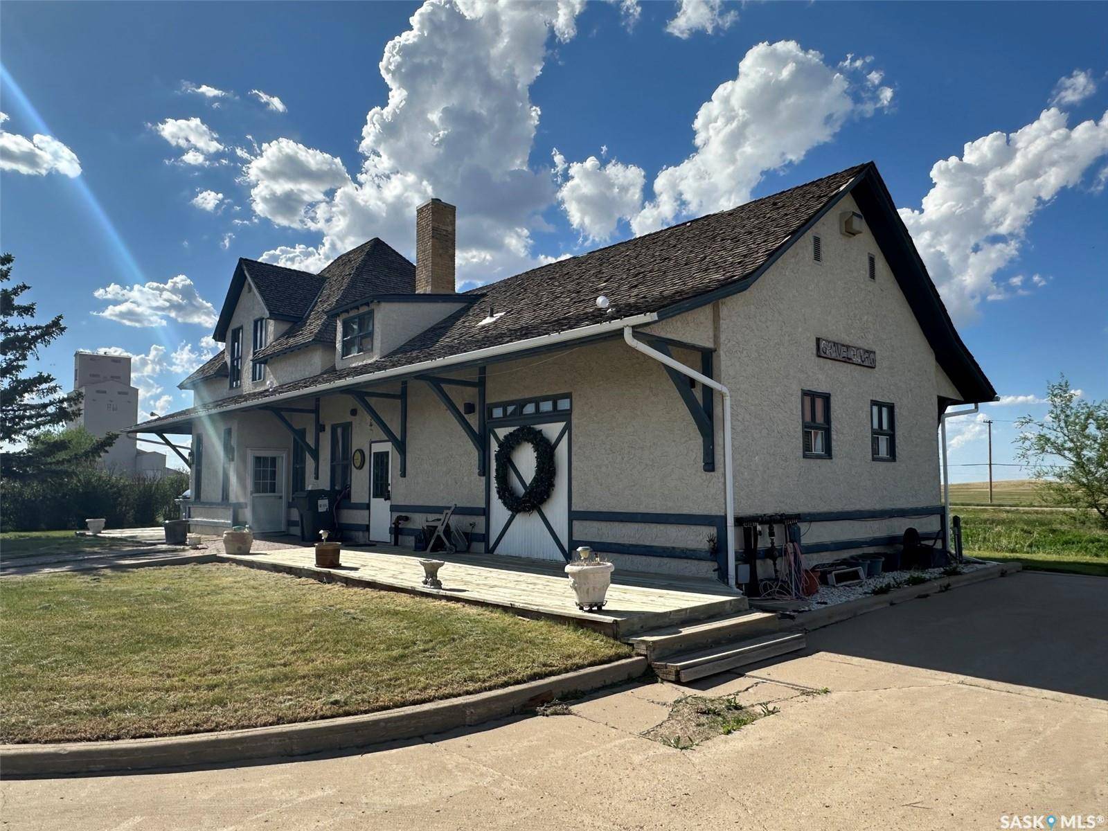 700 Main STREET E, Gravelbourg, SK S0H 1X0