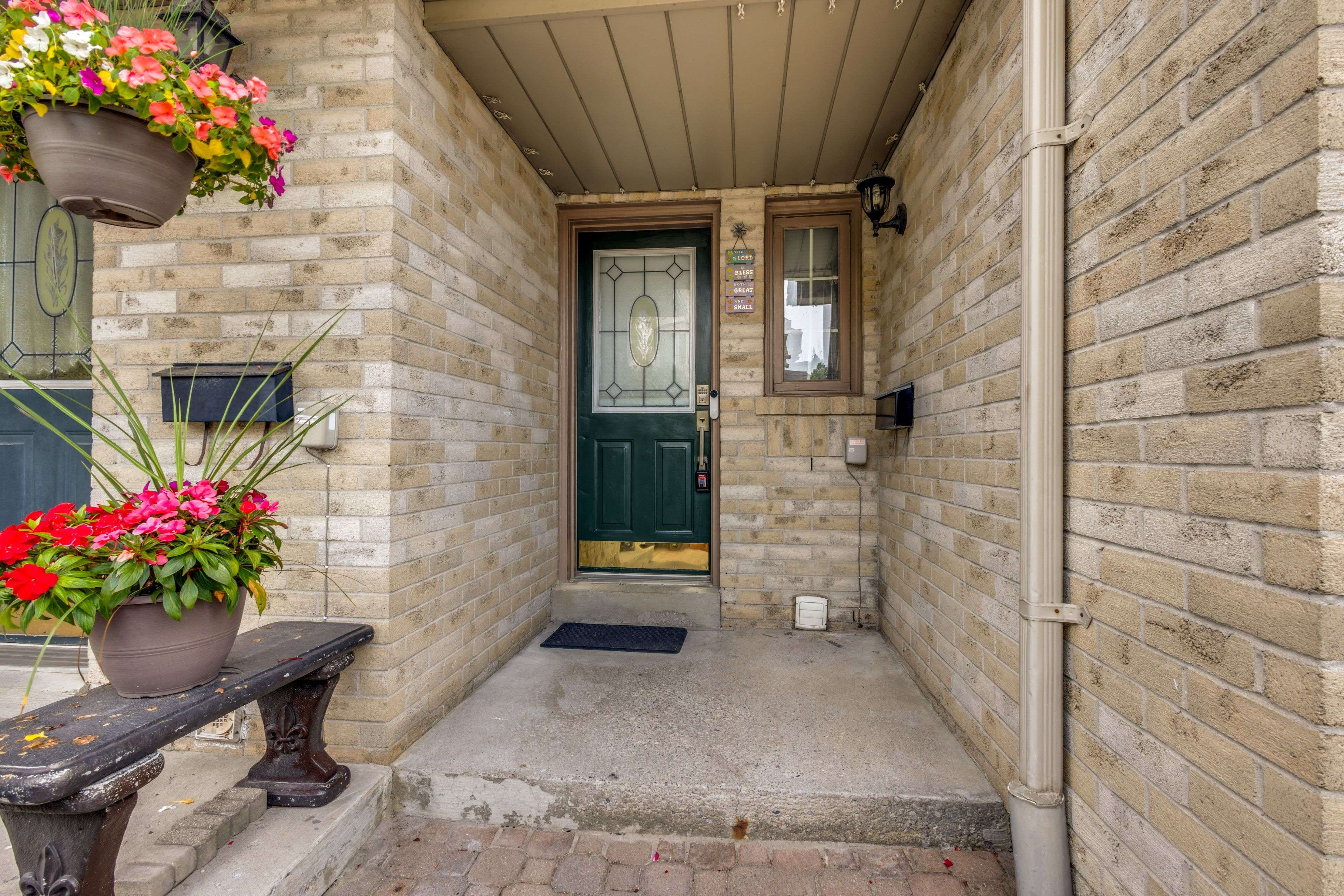 1292 Sherwood Mills BLVD #136, Mississauga, ON L5V 2G8