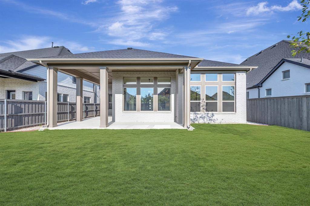 3756 Bermuda Grass Way, Grand Prairie, TX 76084