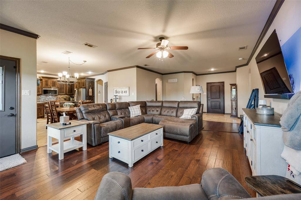 1132 Chartres Street, Oak Ridge, TX 75142