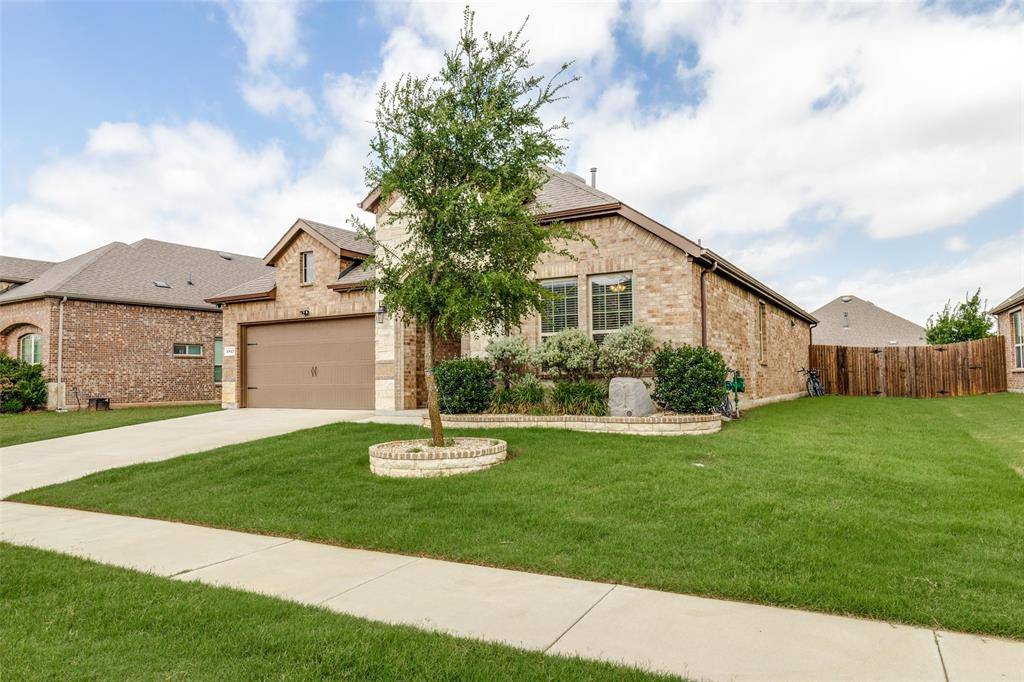 2817 Half Moon Road, Aubrey, TX 76227