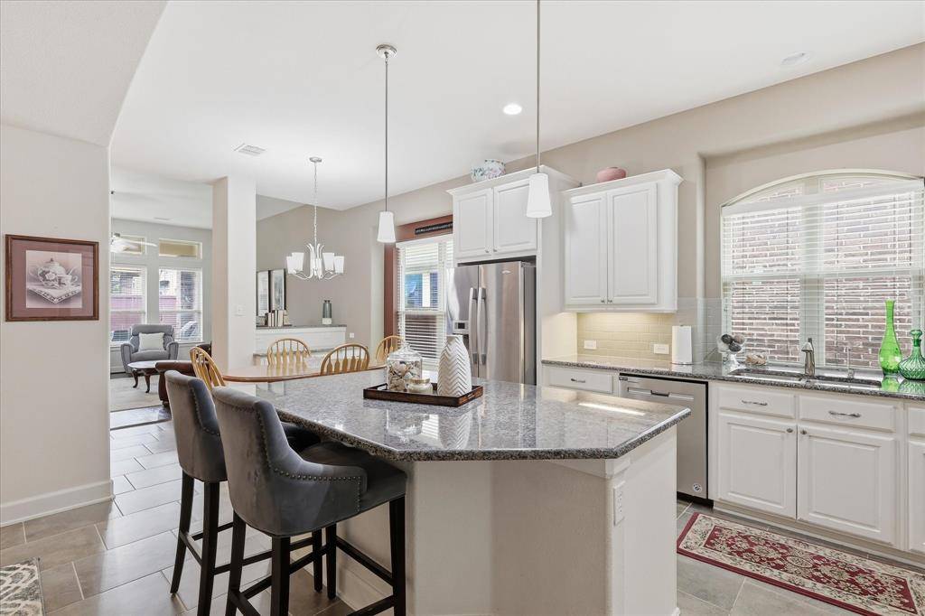 2713 Cole Castle Drive, Lewisville, TX 75056