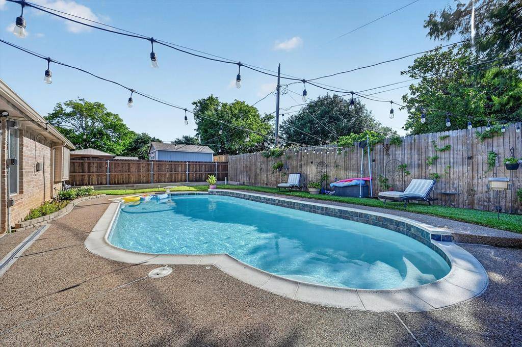 7312 Cottonwood Court, North Richland Hills, TX 76182