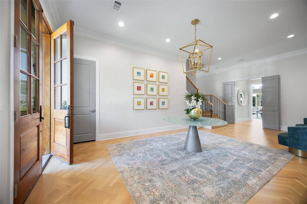 7110 Robin Road, Dallas, TX 75209