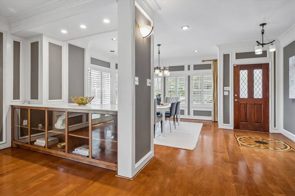 2702 Lawtherwood Court, Dallas, TX 75214