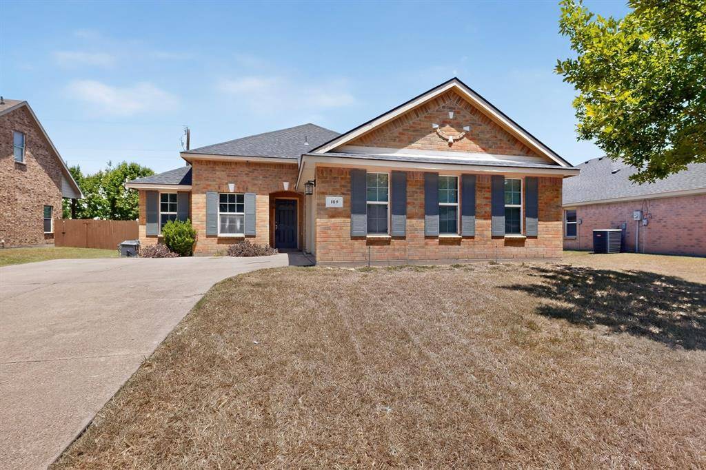 109 Harvest Hill Lane, Red Oak, TX 75154