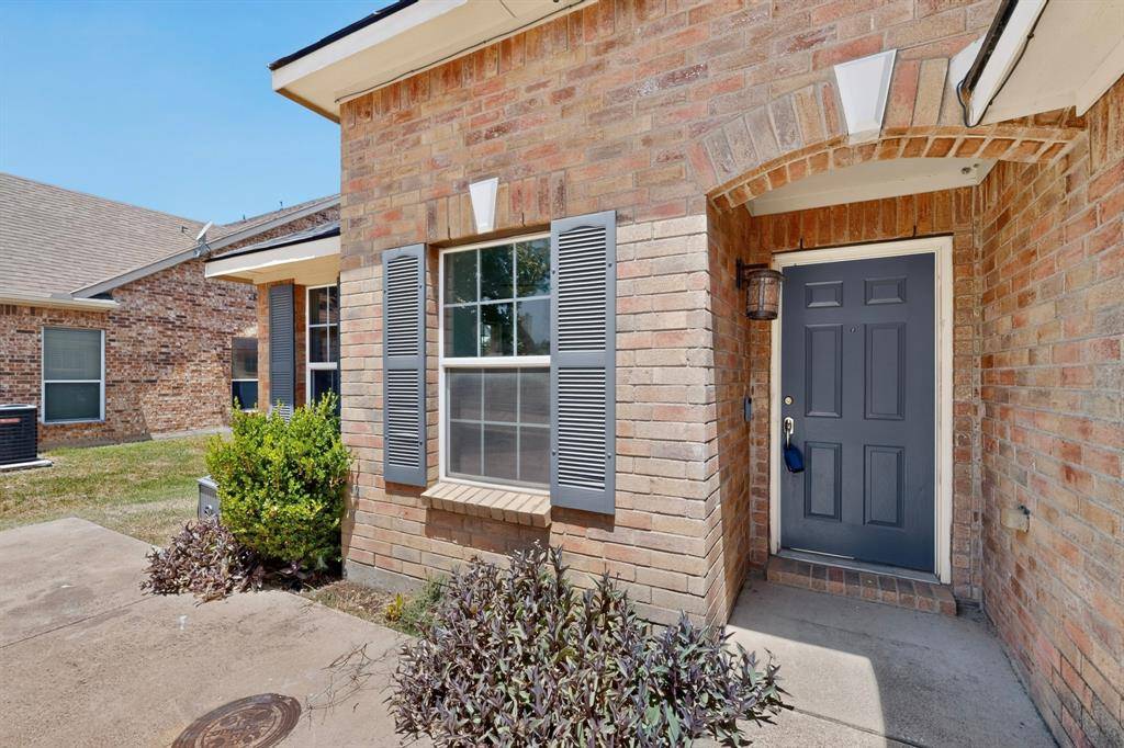 109 Harvest Hill Lane, Red Oak, TX 75154
