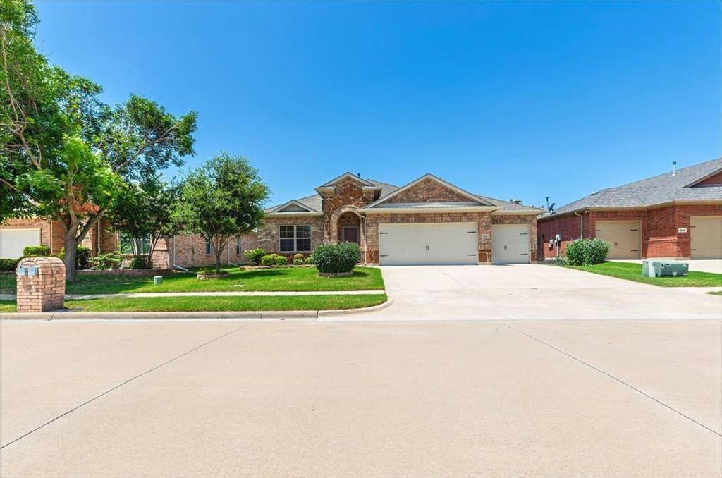5847 Candlelight Lane, Grand Prairie, TX 75052
