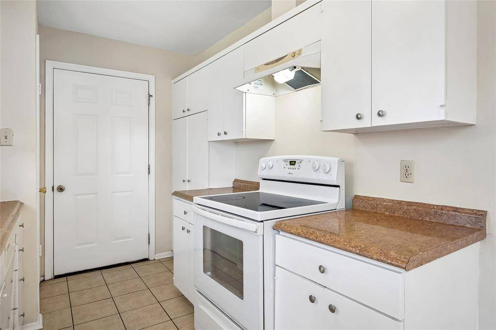 907 Greenbriar Lane, Richardson, TX 75080