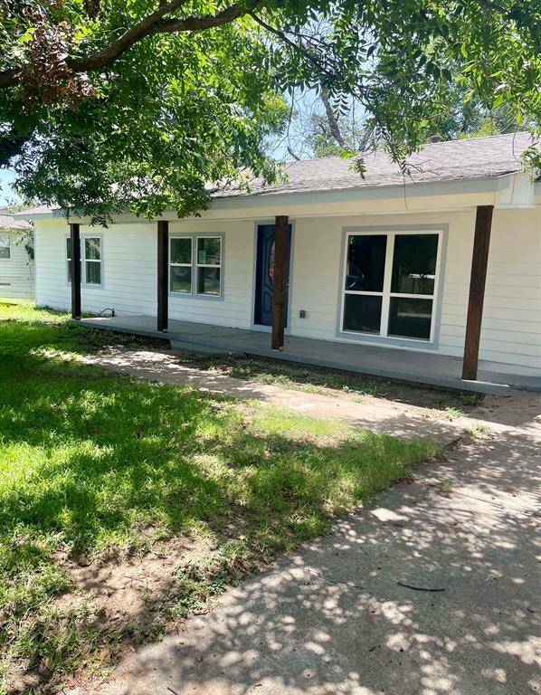 411 W Bluff, Granbury, TX 76048