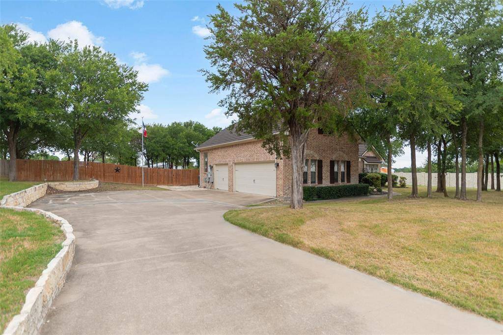 100 Parker Oaks Lane, Weatherford, TX 76087