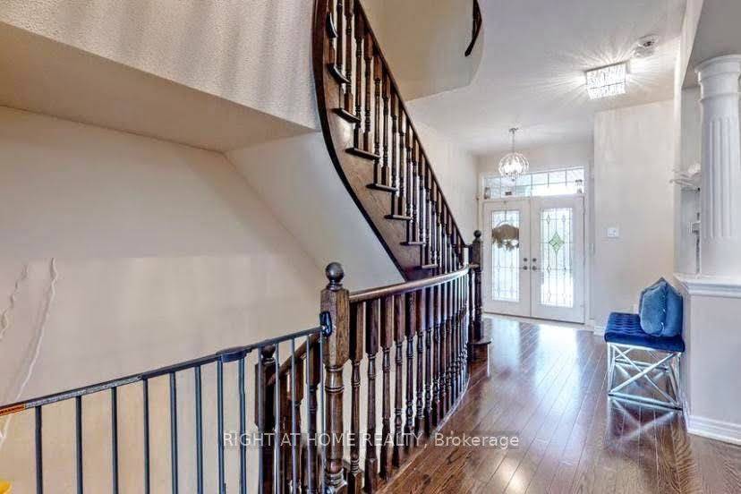 1138 Woodington LN, Oakville, ON L6H 7V1