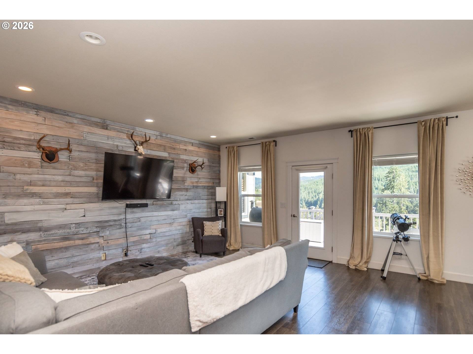 1836 LAKEVIEW DR, Sutherlin, OR 97479