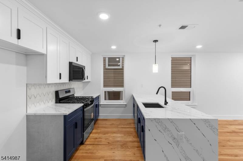 37 S 7Th St #3, Newark City, NJ 07107