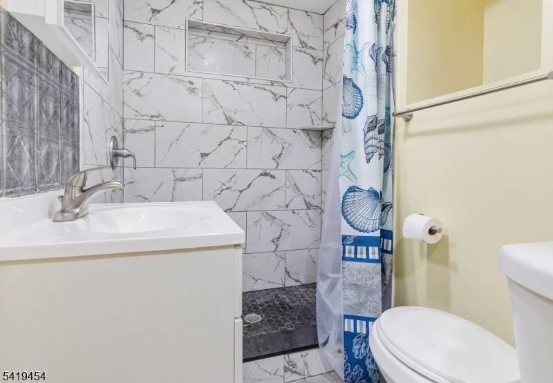 61 Cutler St, Newark City, NJ 07104