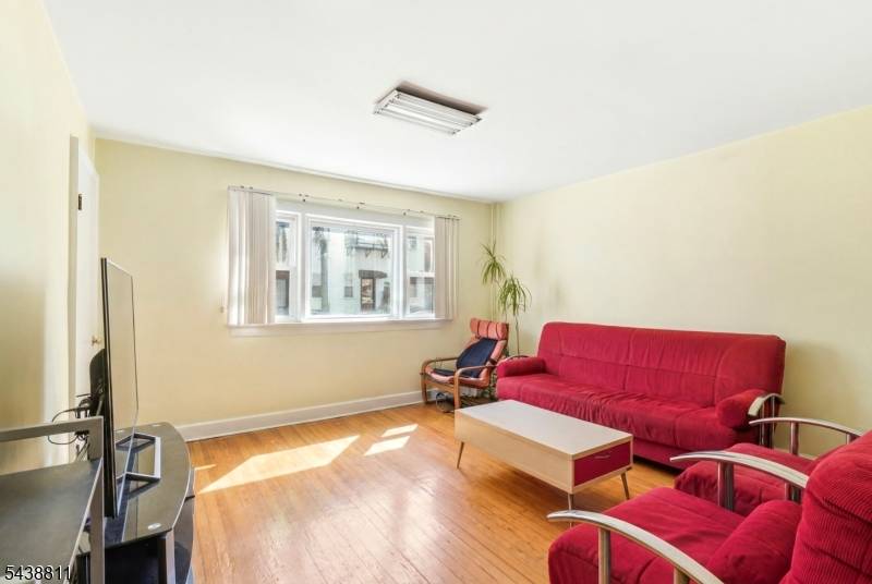 164 Hopkins Ave, Jersey City, NJ 07306