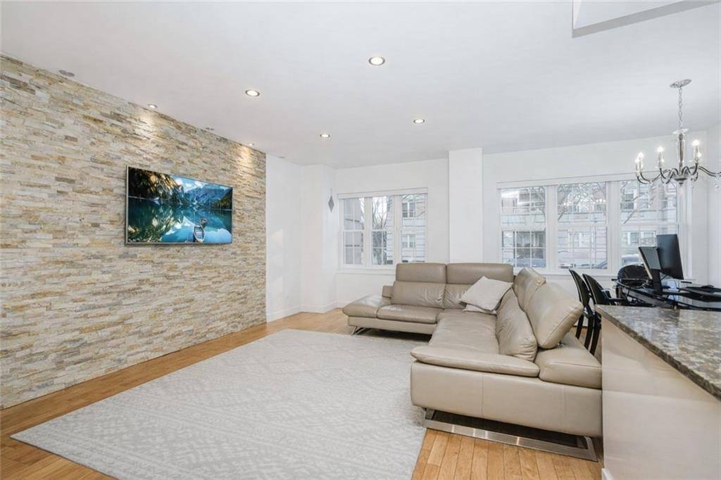 75 Oceana DR East #1H, Brooklyn, NY 11235