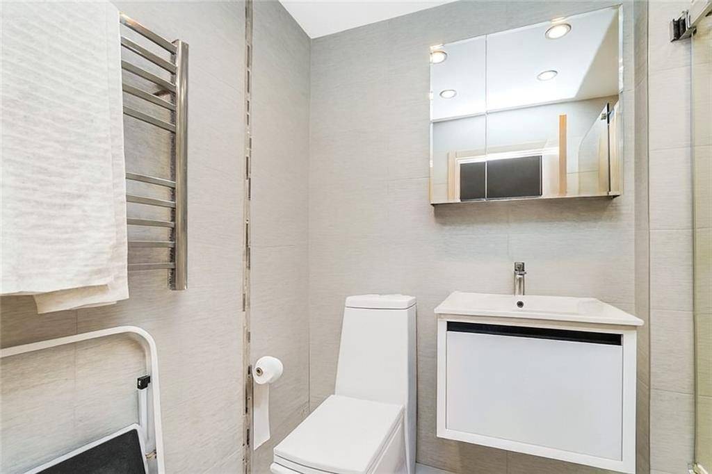 75 Oceana DR East #1H, Brooklyn, NY 11235