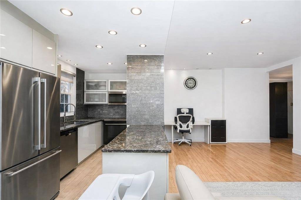 75 Oceana DR East #1H, Brooklyn, NY 11235