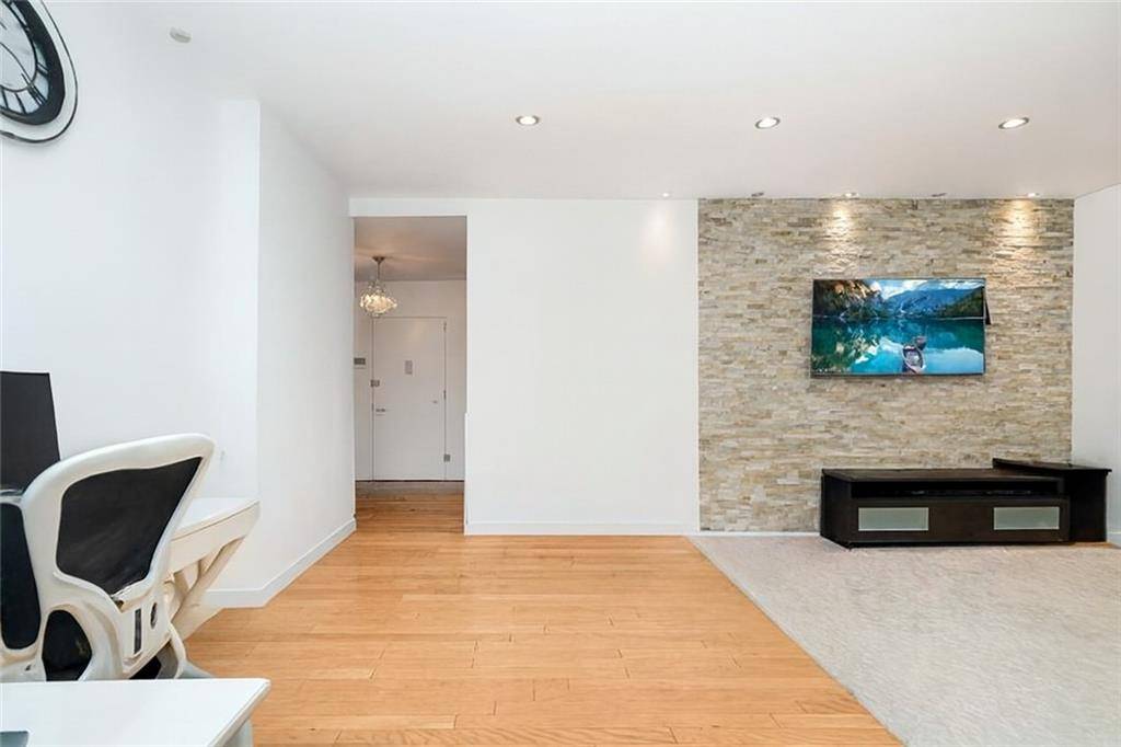 75 Oceana DR East #1H, Brooklyn, NY 11235