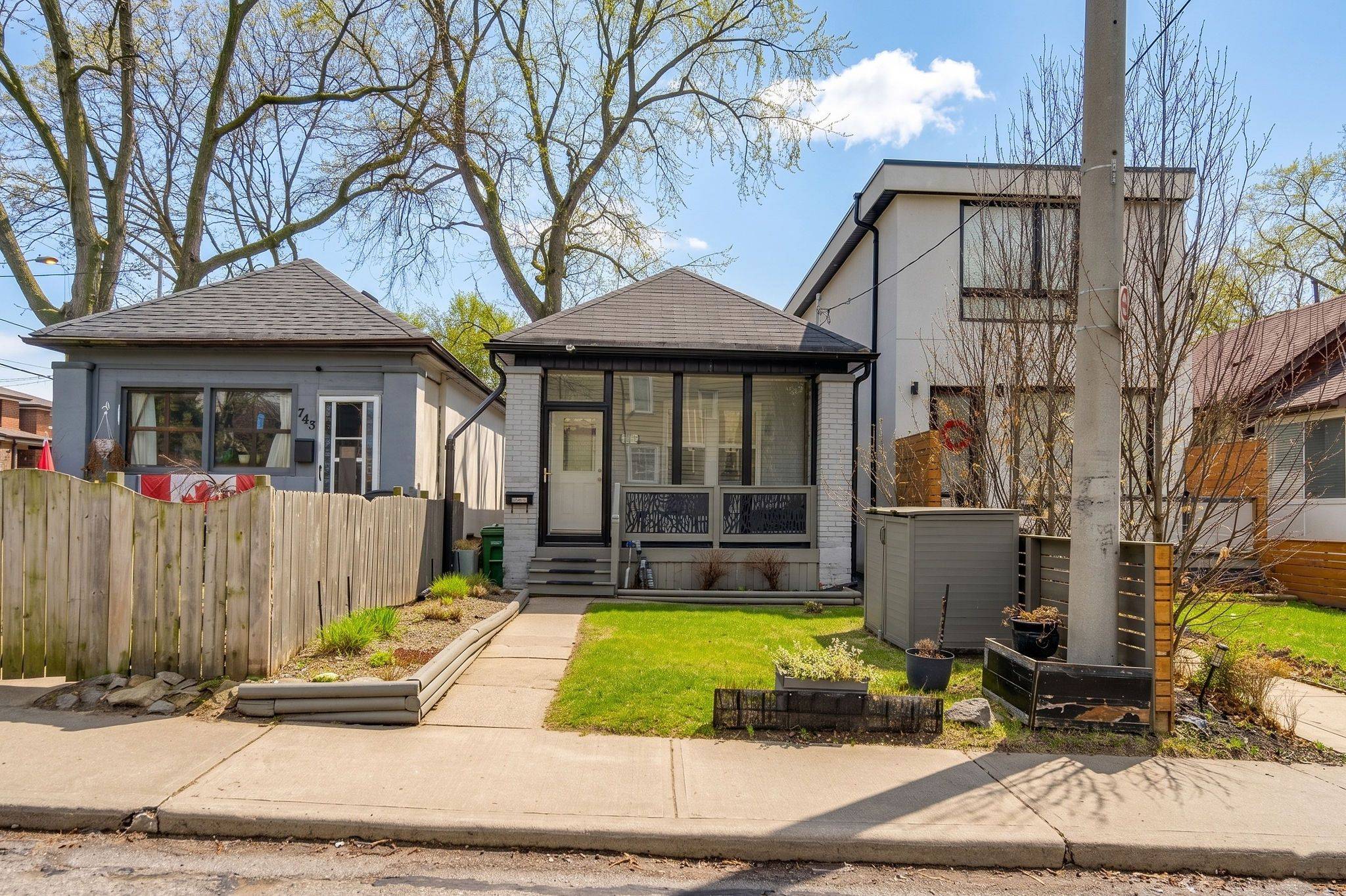 741 Milverton BLVD, Toronto E03, ON M4C 1Y3
