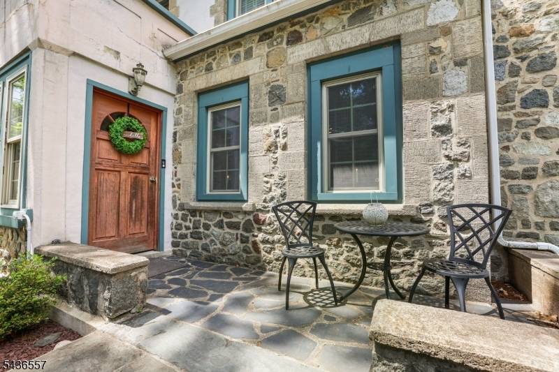 26 Maple Rd, Ringwood Boro, NJ 07456