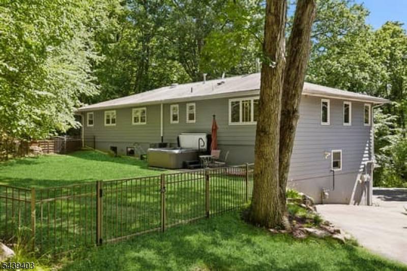 68 Kitchell Rd, Denville Twp., NJ 07834