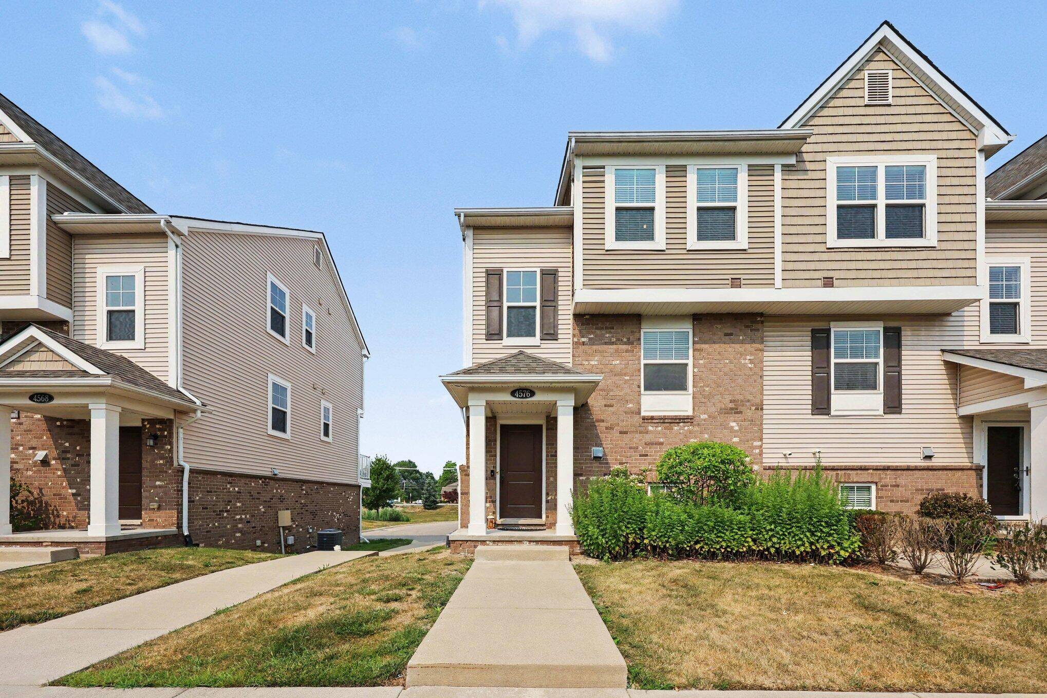 4576 Bradley CIR #25, City Of Troy, MI 48085