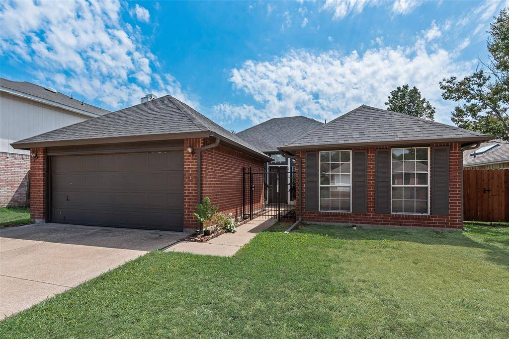 5209 Manhassett Drive, Arlington, TX 76018