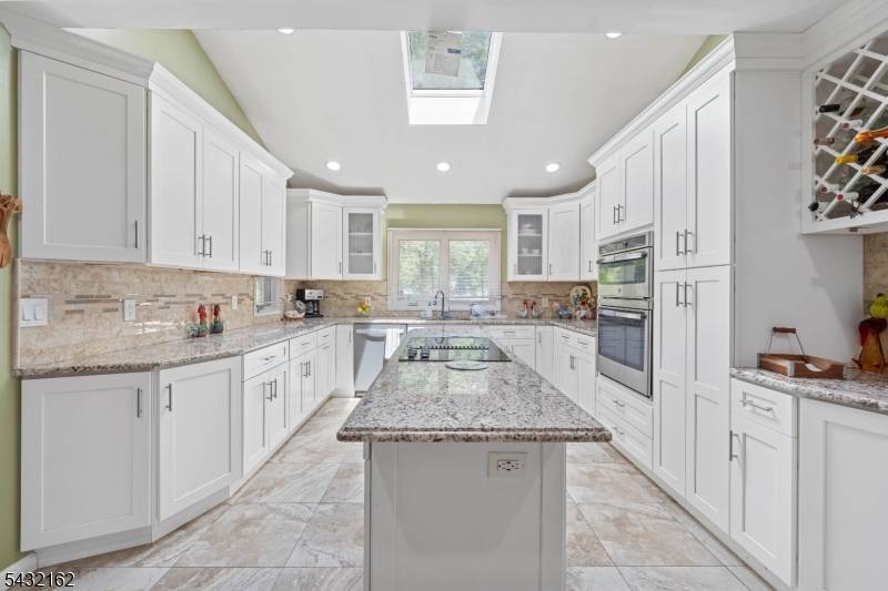 220 Horseshoe Rd, Berkeley Heights Twp., NJ 07922