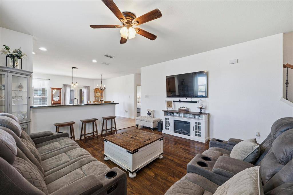 2904 Big Horn Bluff Court, Fort Worth, TX 76108