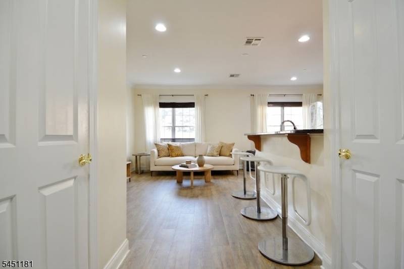 604 Avenue A #104, Bayonne City, NJ 07002