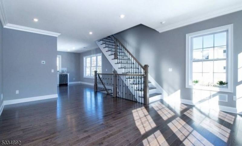 112 Cacciola Pl #A, Westfield Town, NJ 07090
