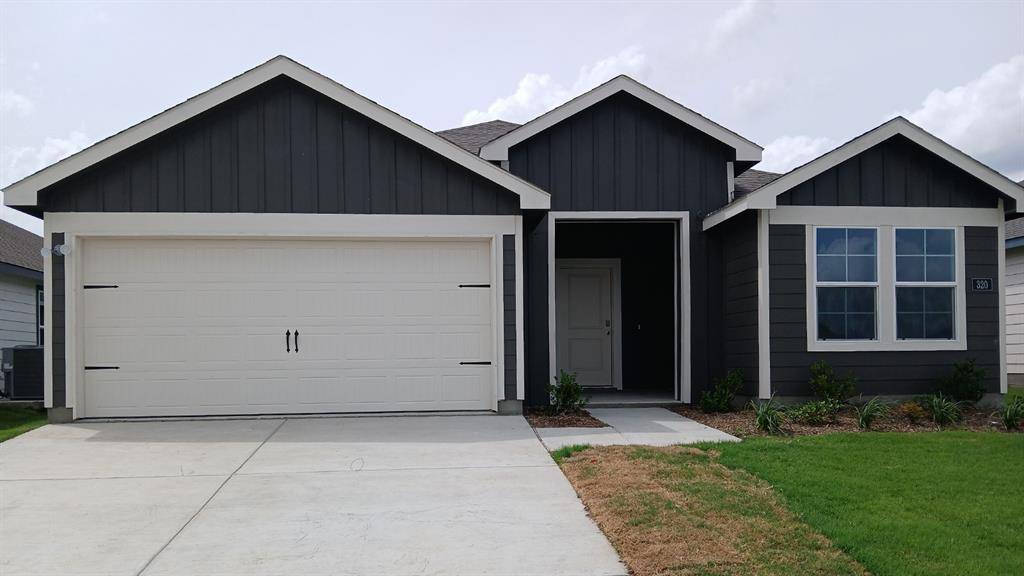 320 Whispering Pine Drive, Royse City, TX 75189