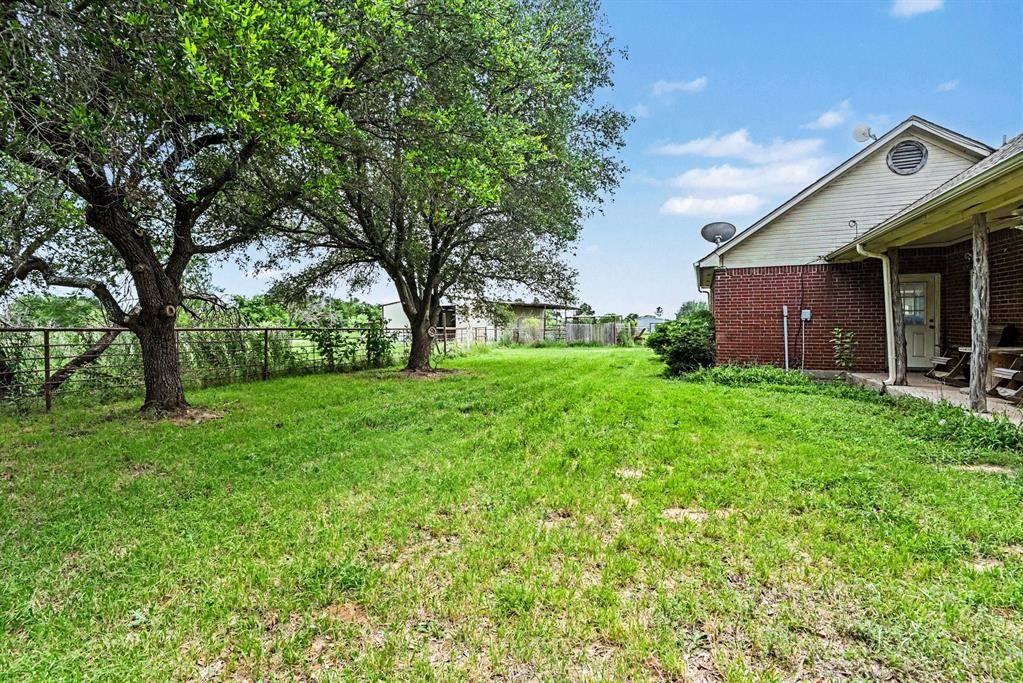 1342 County Road 1180, Decatur, TX 76234