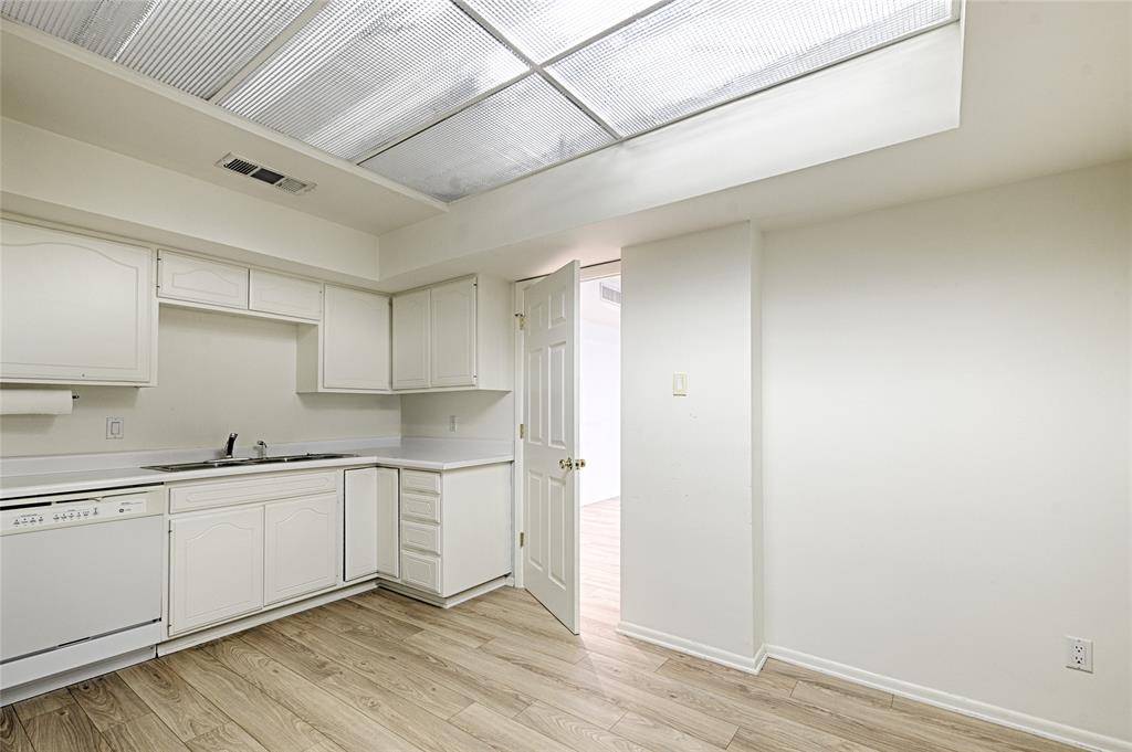 5200 Keller Springs Road #522, Dallas, TX 75248